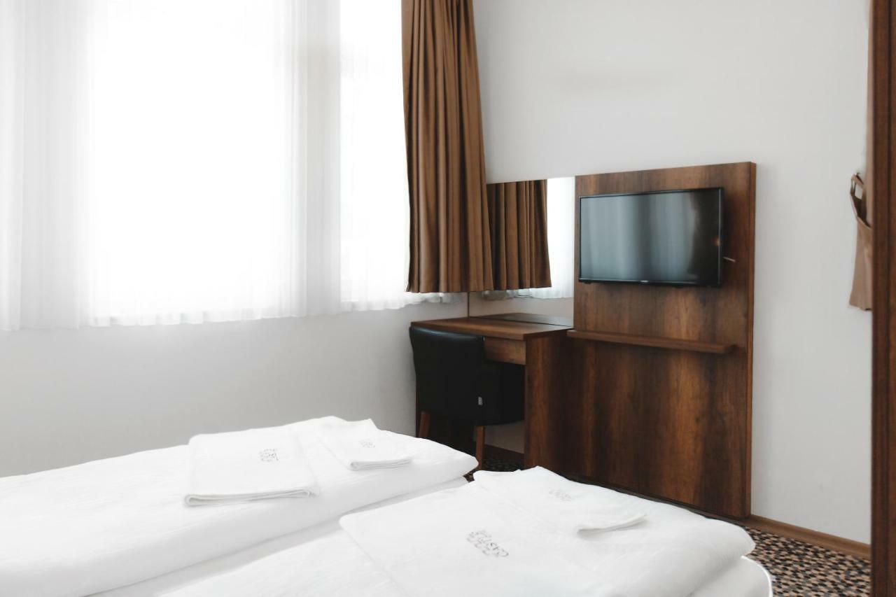 Hotel Castle ราชตัทท์ ภายนอก รูปภาพ